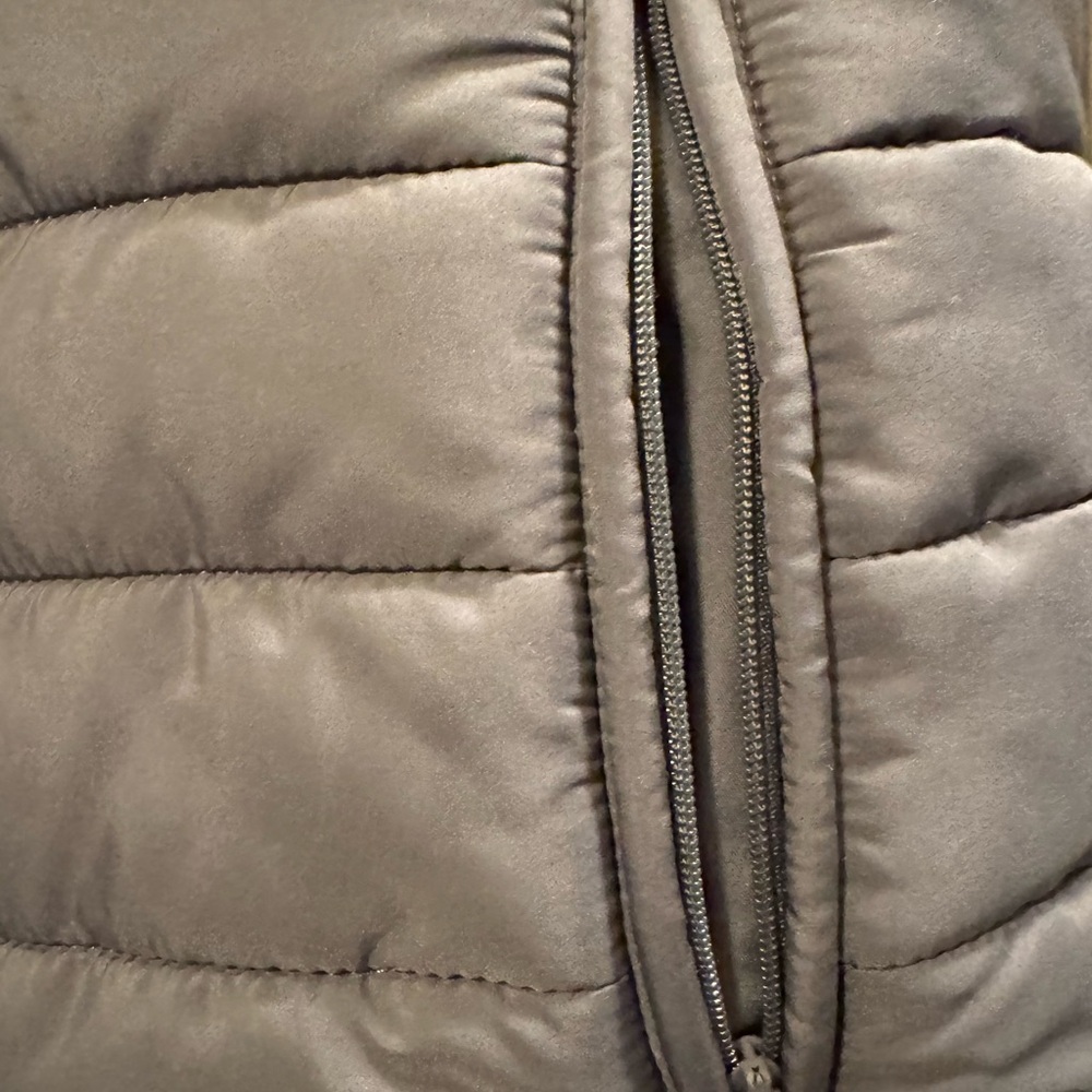 Loft gray puffer vest in size smalll - Picture 3 of 5